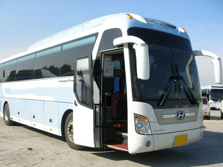 Xe Ô Tô 45 Chỗ Space: Đánh Giá Chi Tiết và Ứng Dụng Thực Tế