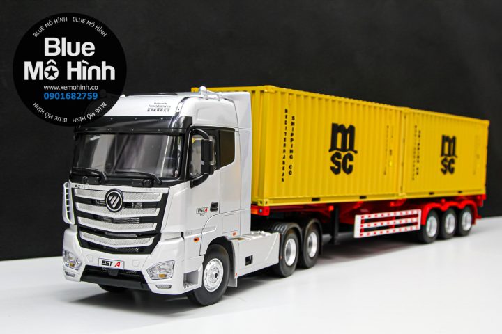Mô hình xe ô tô kim loại màu xanh dương đã hoàn thiện với chi tiết tinh xảo